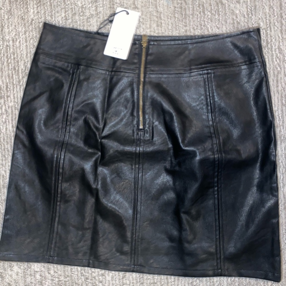 Faux leather mini skirt